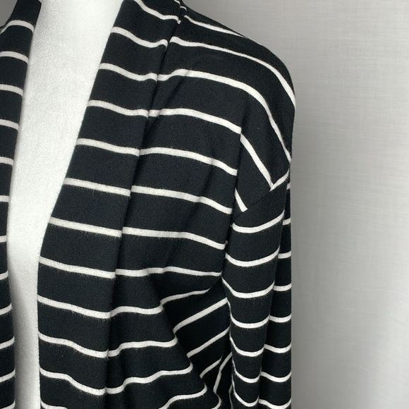 A New Day Black & White Sweater with Pockets - Size Medium - Picture 3 of 6